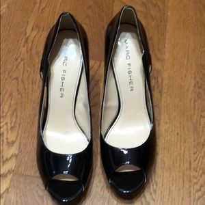 Only worn once gorgeous Marc Fisher black heels